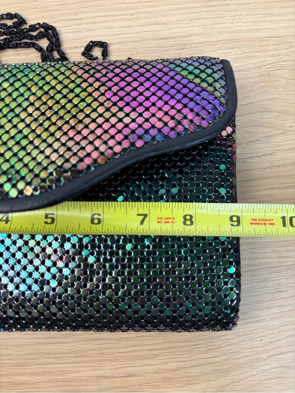 Metal Mesh Iridescent‎ Envelope Clutch With Chain